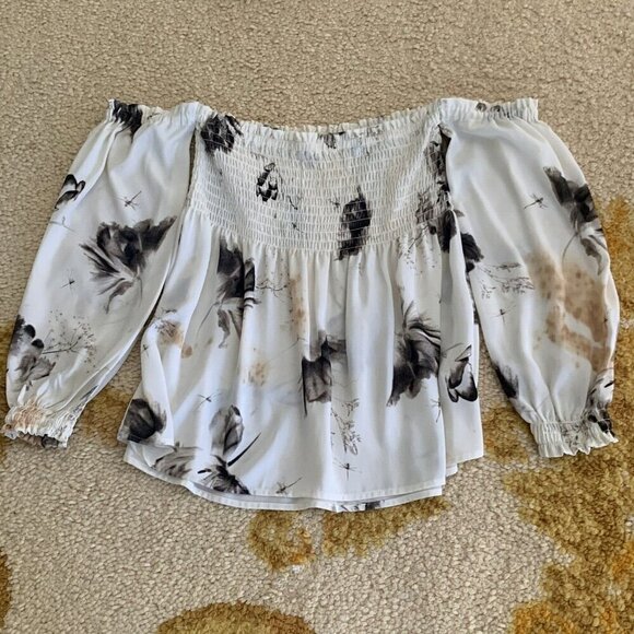Express. Size Small. Elastic Off Shoulder Boho Floral Peasant Top. B107 - Picture 1 of 4